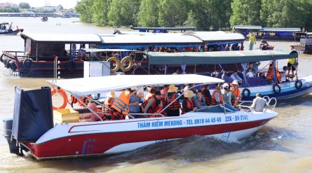 Tour Cần Thơ bằng cano nửa ngày: Chợ Nổi – Lò Hủ Tiếu – Chùa Nam Nhã – Bình Thủy – Cồn Sơn