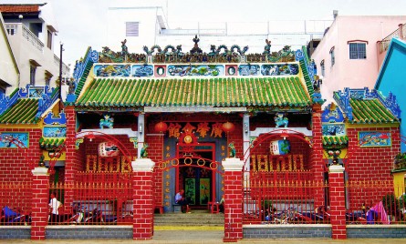 Tour Cần Thơ nửa ngày: Chợ Nổi Cái Răng – Vườn Trái Cây – Chùa Ông