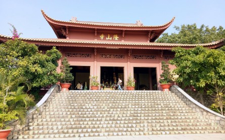 Cổ kính Chùa Long Sơn Núi Sam – Châu Đốc – An Giang