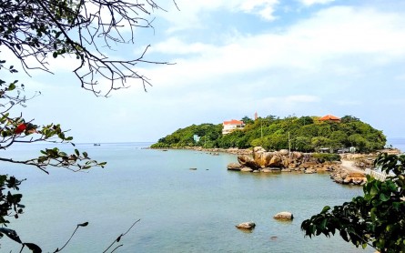 Khu du lịch Hòn Đá Bạc – Cà Mau
