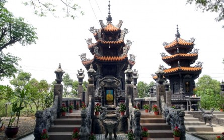 Vẻ đẹp cổ kính của Chùa Tôn Thạnh ở Long An