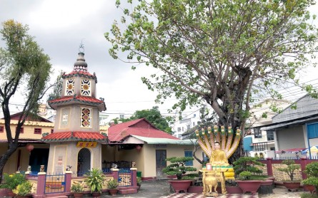 Thăm Chùa Sắc Tứ Tam Bảo ở Rạch Giá – Kiên Giang