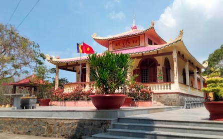 Khu di tích lịch sử Ba Hòn: Về miền đất anh hùng thăm mộ Chị Sứ