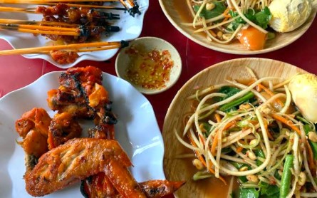 Gỏi Đu Đủ Đâm: Hương Vị Gây Thương Nhớ Của Tri Tôn