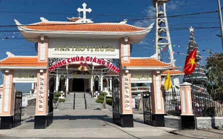 Mùa Noel về Miền Tây thăm 5 Thánh Đường tuyệt đẹp giữa sông nước