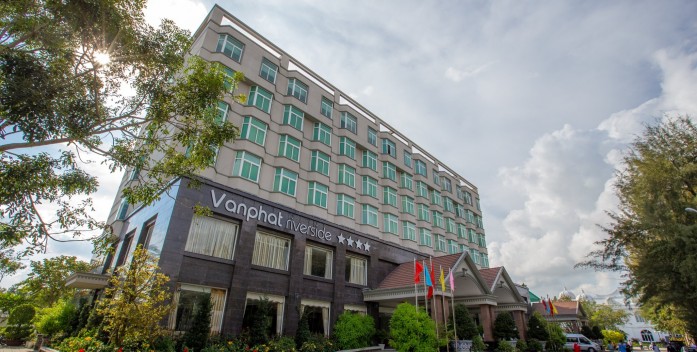 Khách sạn Vạn Phát Riverside 4 sao