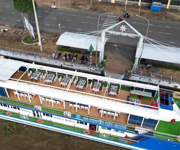 Duthuyencanthohaugiang2