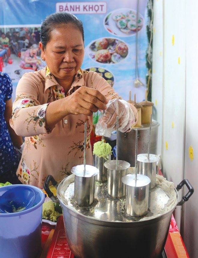Lễ hội Ok Om Bok của đồng bào Khmer Nam Bộ