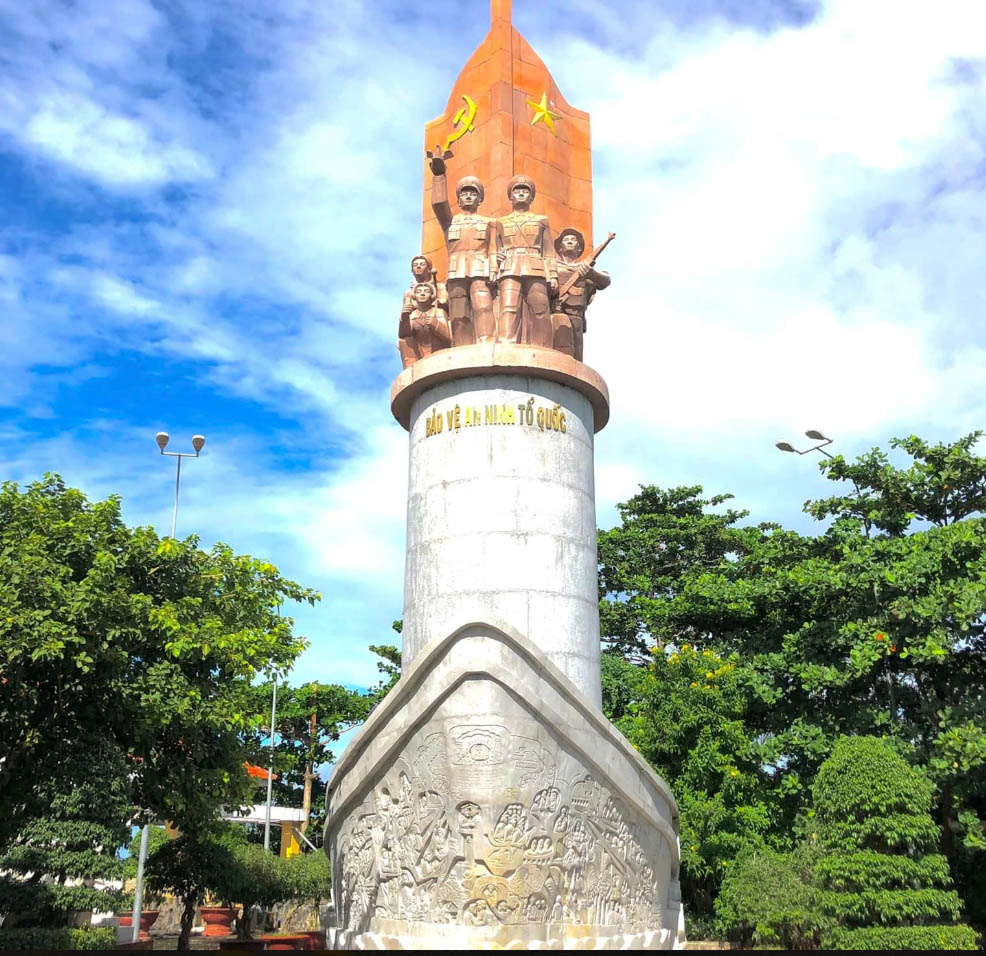 Khu du lịch Hòn Đá Bạc