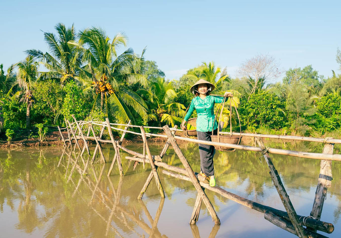 Sân chim Vàm Hồ