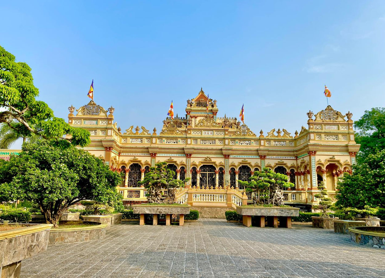 Chùa Vĩnh Tràng - Tiền Giang
