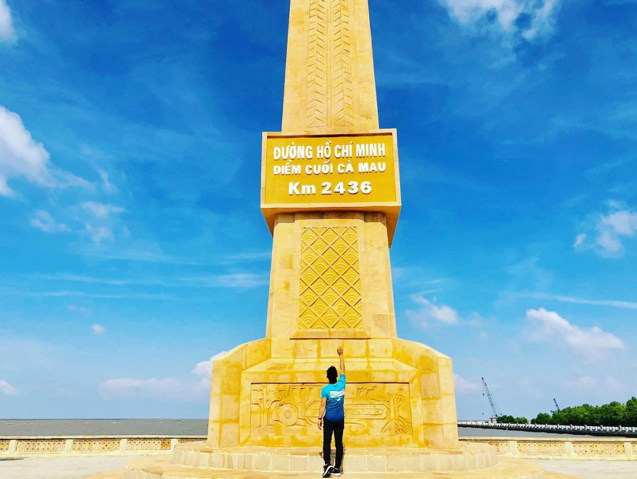 Mốc Điểm cuối đường Hồ Chí Minh