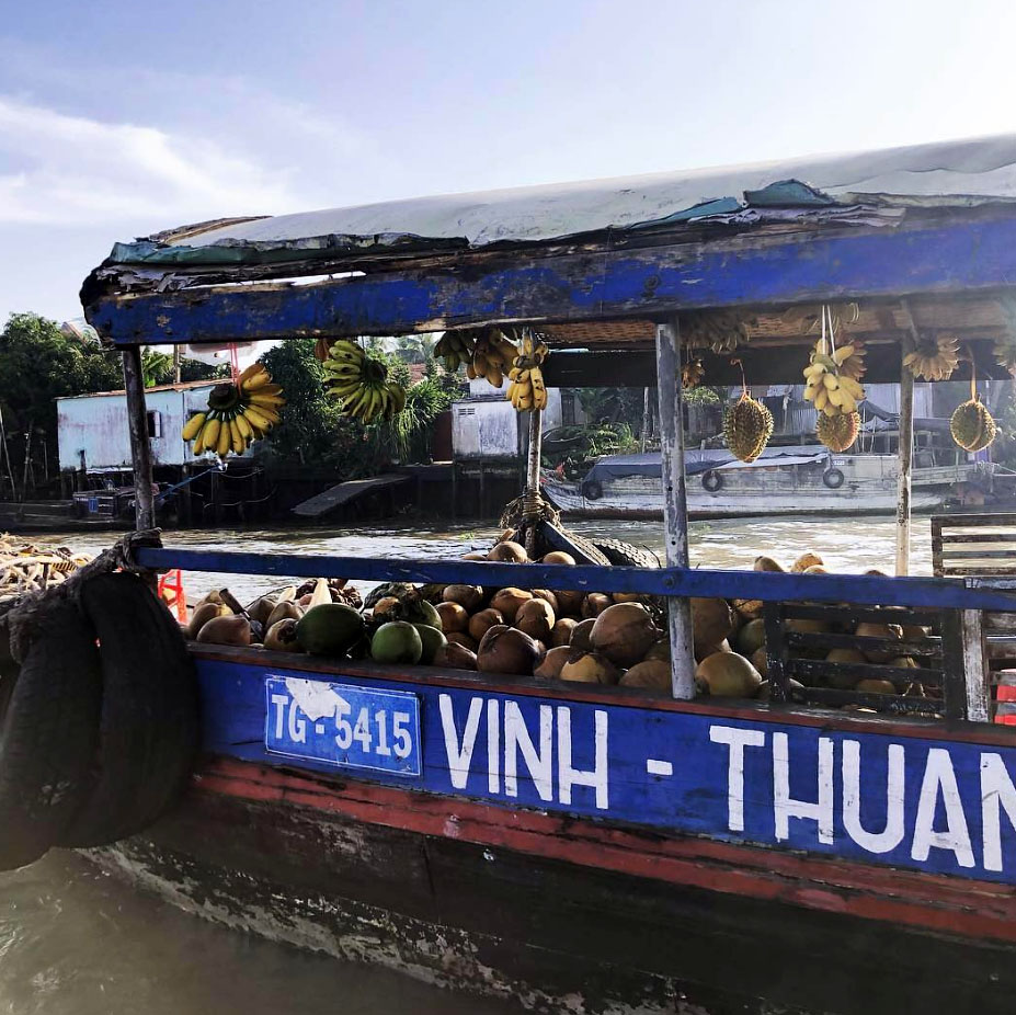 Chợ nổi Cái Bè