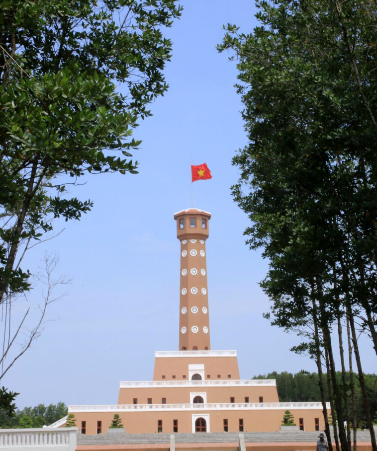 Cột cờ Hà Nội tại Mũi Cà Mau
