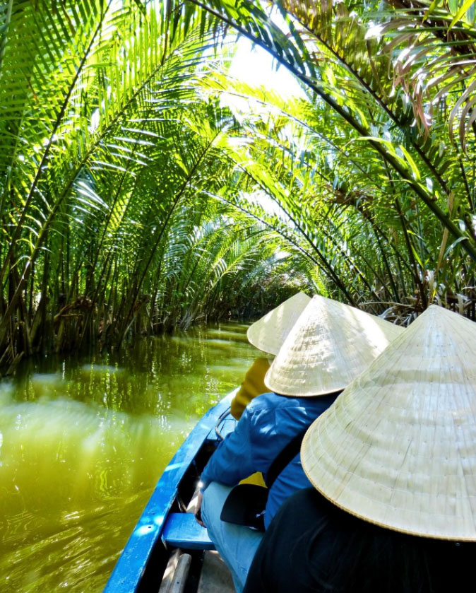 Du ngoạn trên sông nước: