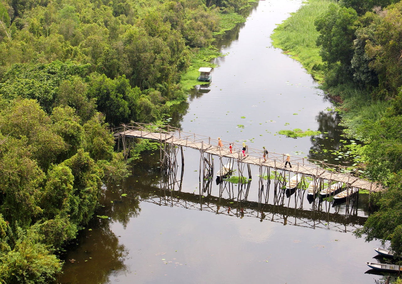 Hòa mình vào thiên nhiên xanh mát ở Làng Nổi Tân Lập