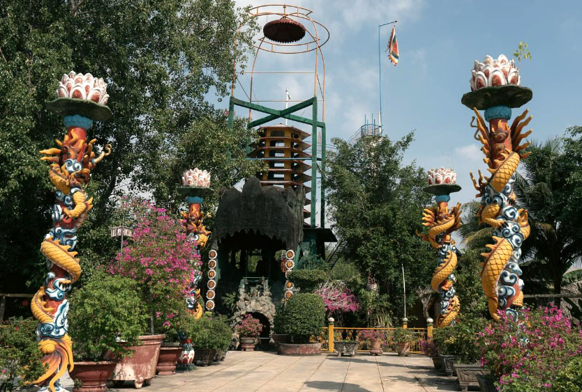 Di tích Đạo Dừa trên Cồn Phụng