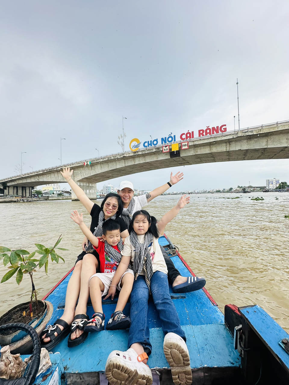 Thám hiểm Mekong cùng du khách đi Chợ Nổi Cái Răng