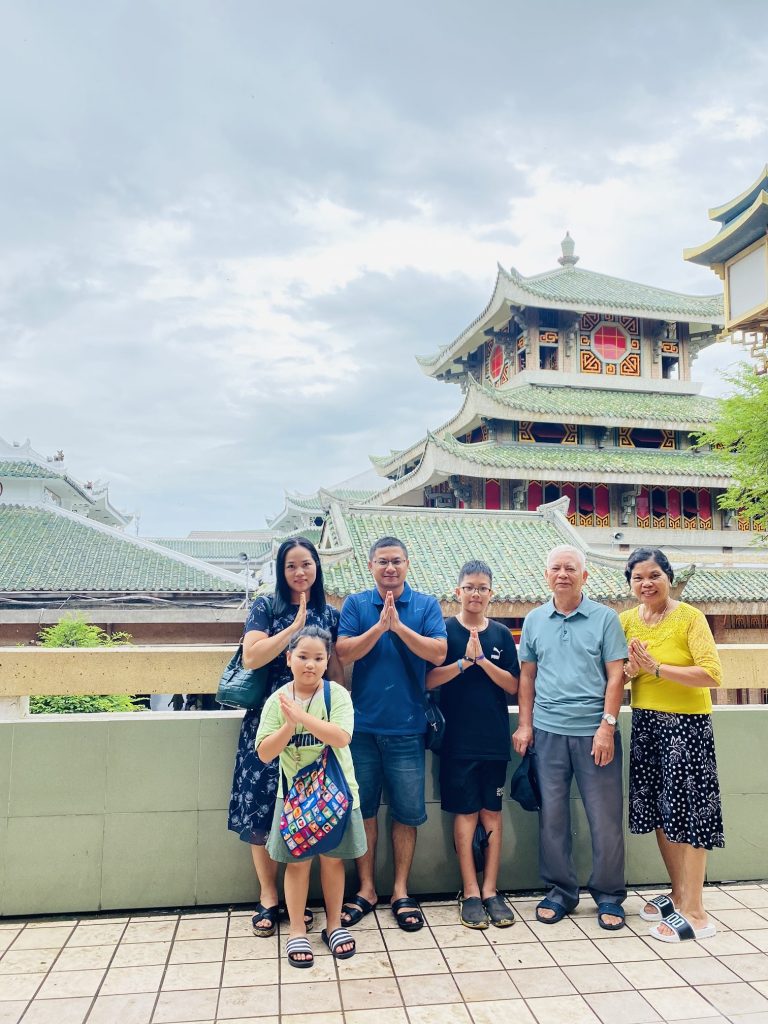 Thám Hiểm MeKong đưa du khách thăm Miếu Bà Chúa Xứ Núi Sam