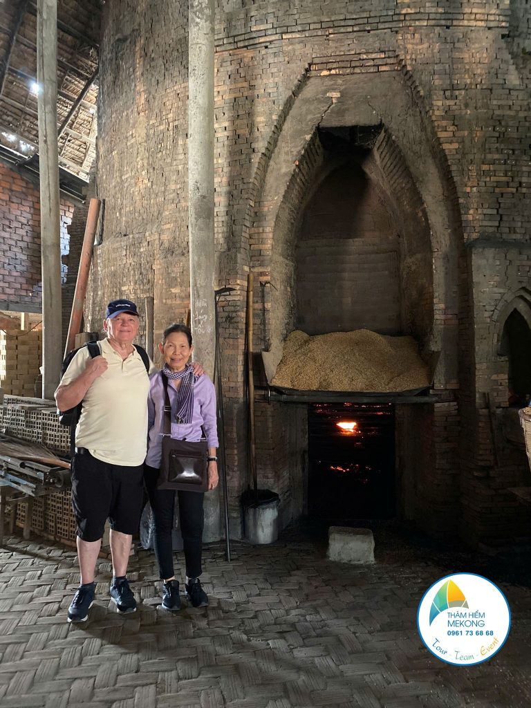 Tham quan làng gốm Vĩnh Long đặt tour bên Thám Hiểm MeKong