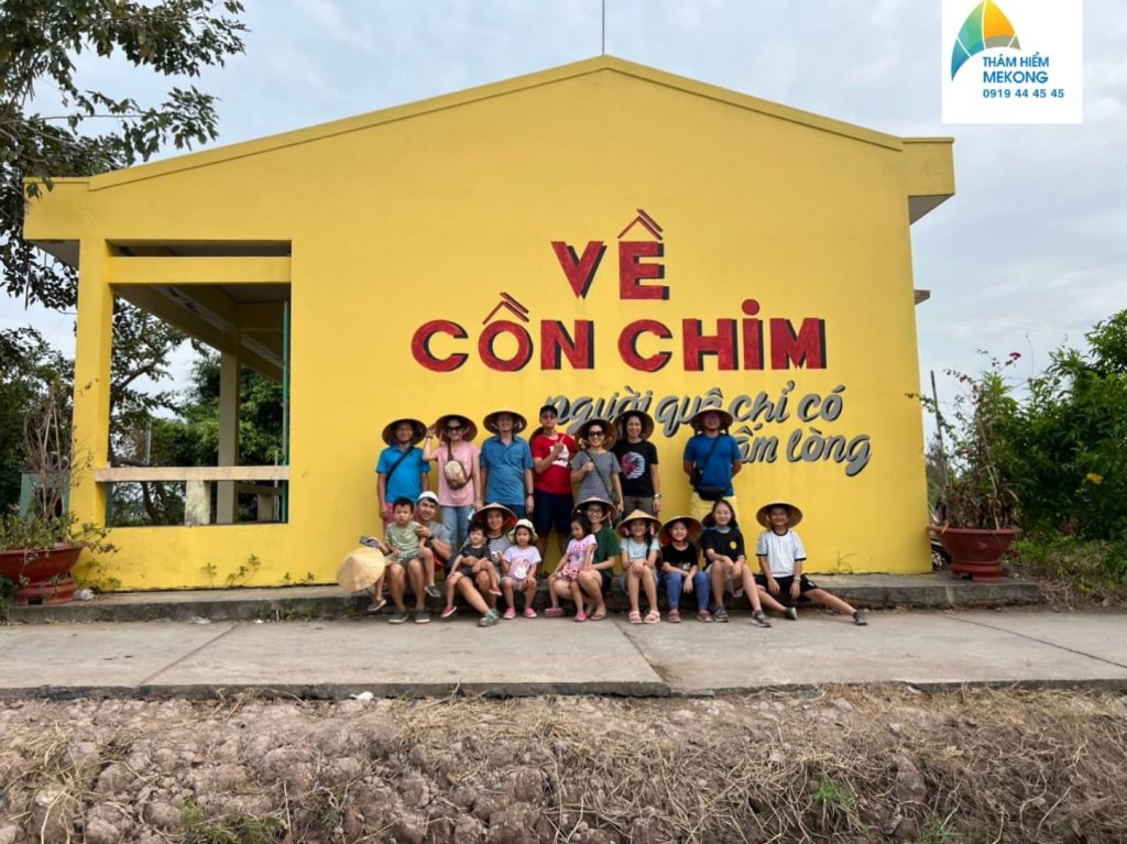 Đoàn khám phá Cồn Chim đặt tour của Thám Hiểm MeKong