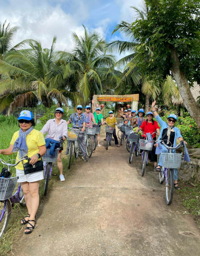Xe đạp là phương tiện di chuyển lý tưởng trên Cồn