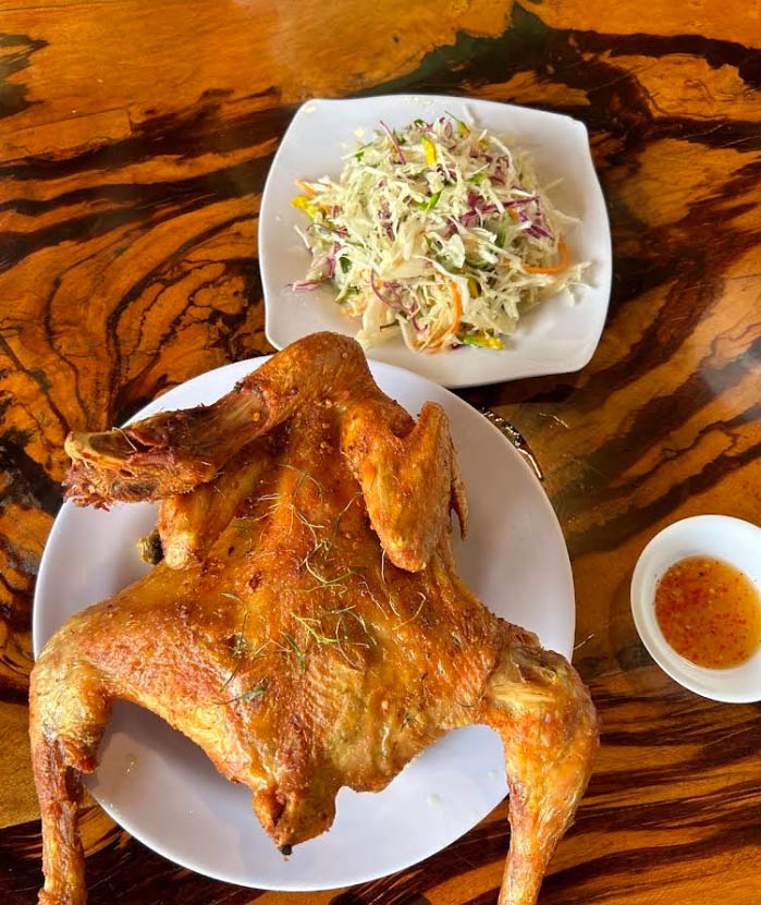 Gà đốt Hồ Ô Thum trứ danh