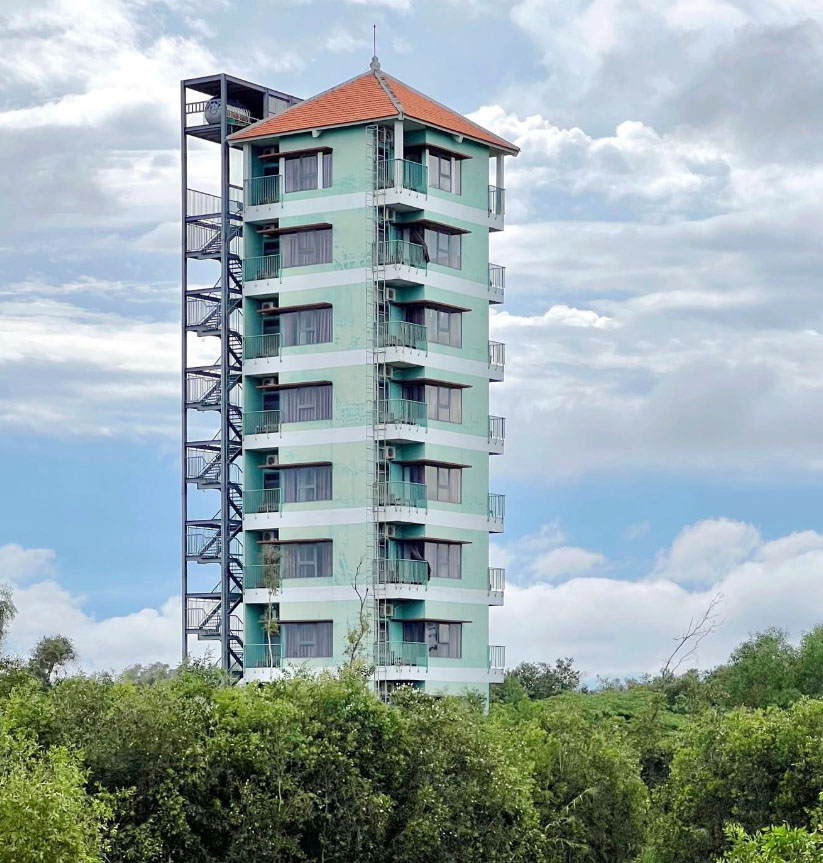 Khách sạn trong Làng Nổi Tân Lập