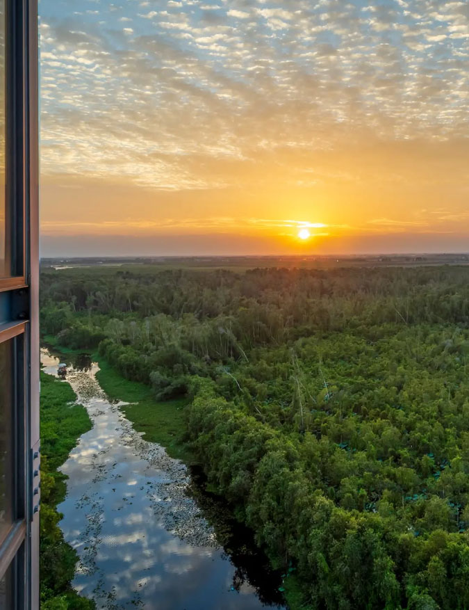 Khoảnh khắc tuyệt đẹp nhìn từ ban công