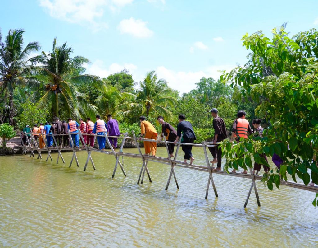 Nông Trại Sân chim Vàm Hồ