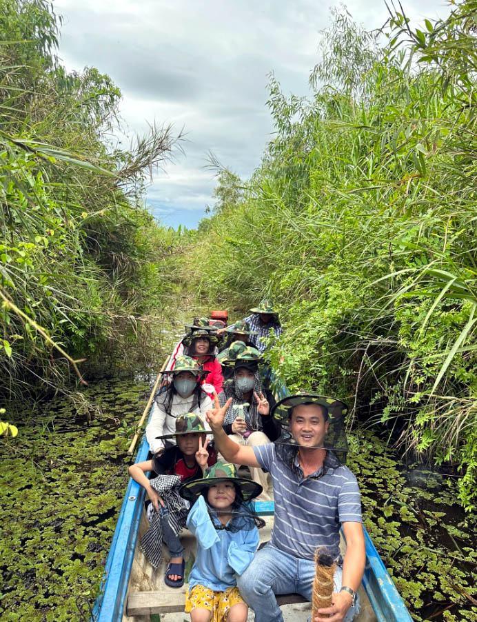 Cùng Thám Hiểm MeKong trải nghiệm gác kèo ong