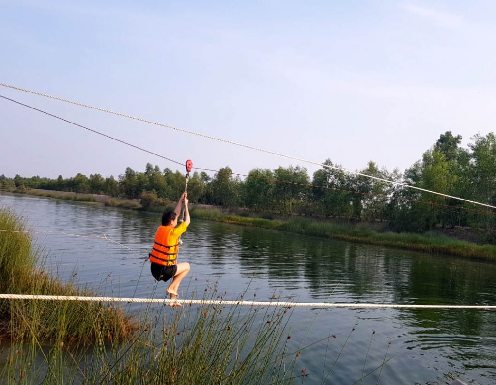 Tắm hồ tự nhiên