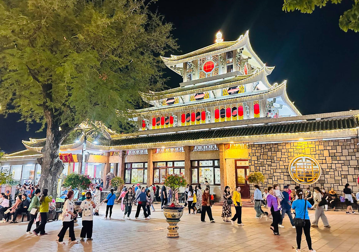 Miếu Bà Chúa Xứ Núi Sam 