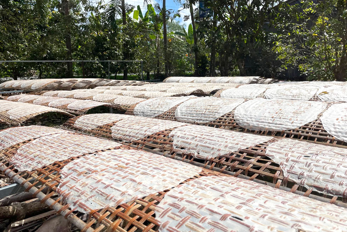 Làng nghề bánh tráng truyền thống trên Cù Lao Mây