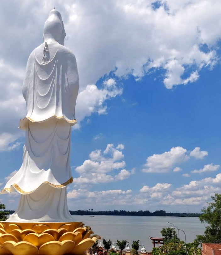 Sông Tiền lộng gió