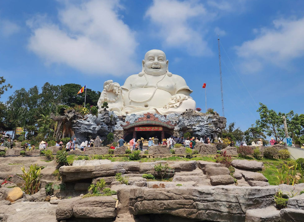 Tượng Phật Di Lặc Núi Cấm