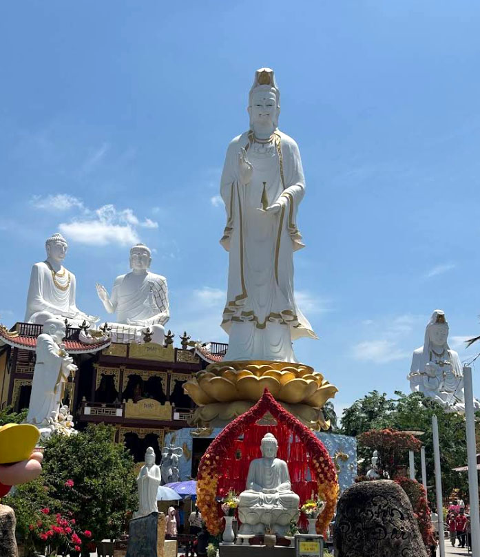Chùa Liên Hoa - Mẹ Nam Hải Tiền Giang